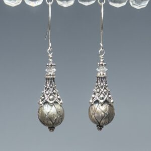 Carved Tahitian pearl dangles (E0933)