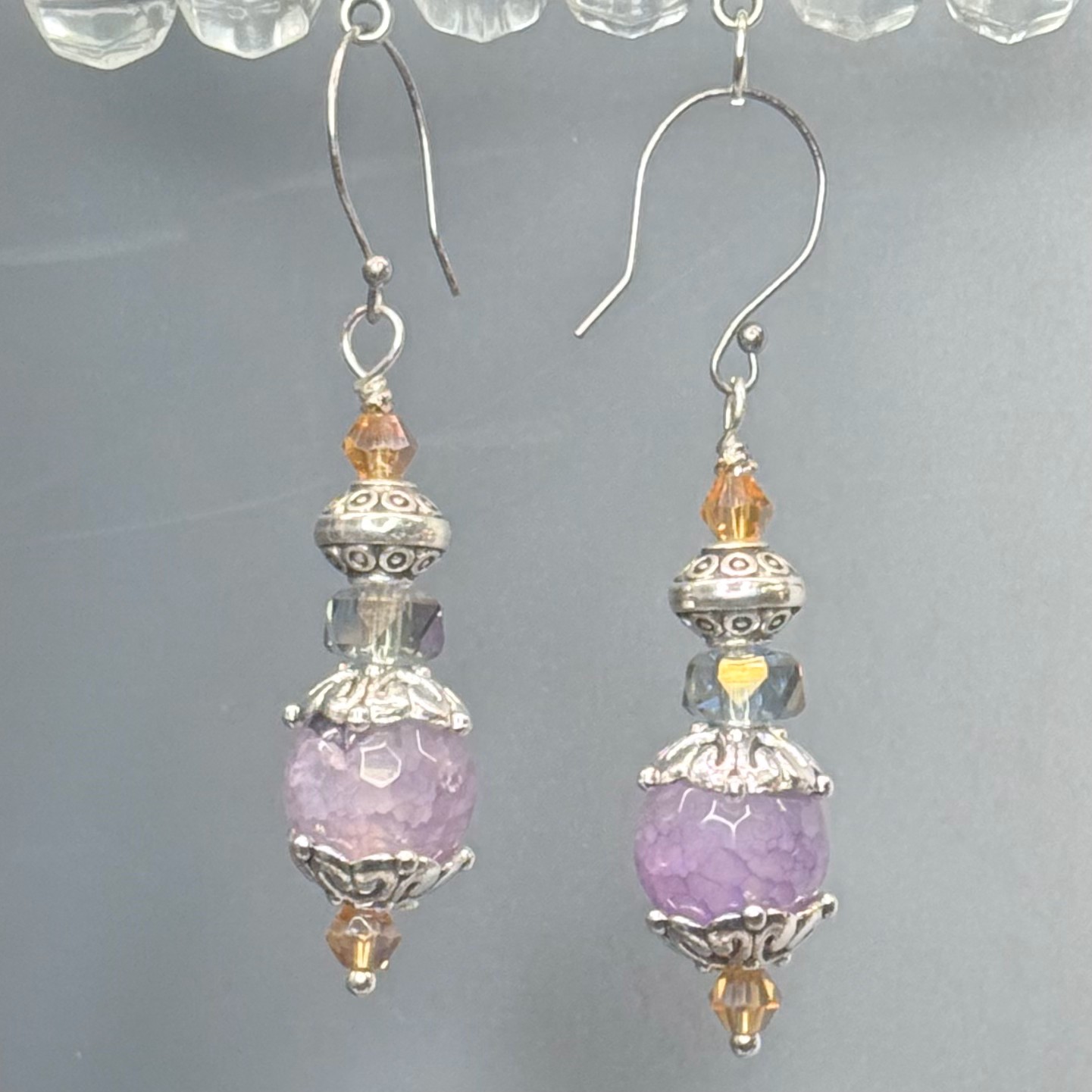 Lavender Faceted Crackle Glass Drops (E1387)