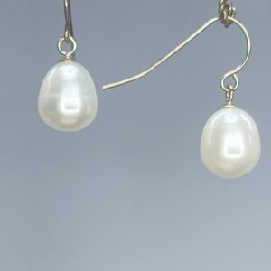 Simple Freshwater Pearl Dangles (E2604)